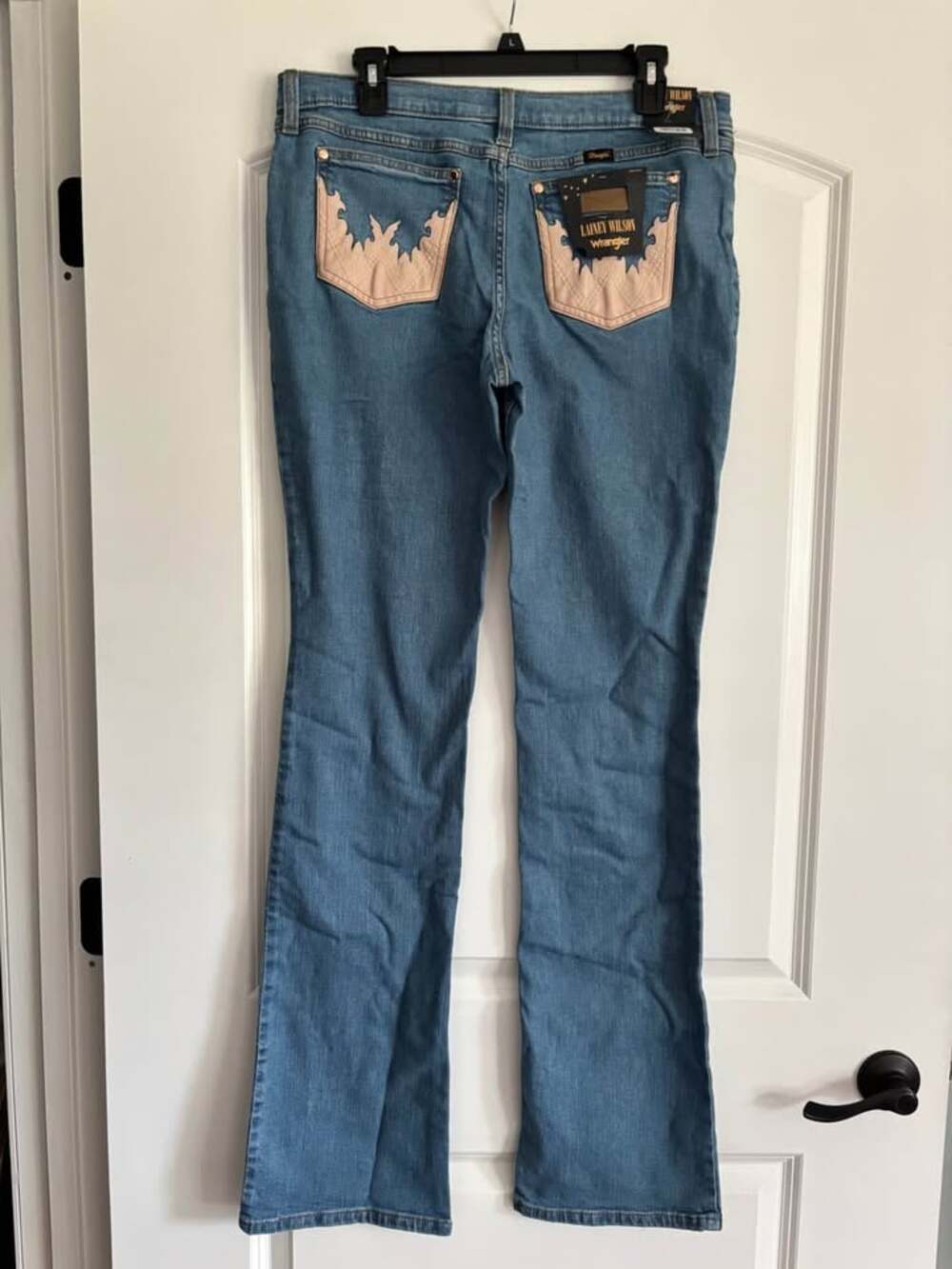 NWT Girl/women’s Wrangler x Lainey Wilson Embellished Mae Bootcut Jeans - Size 2